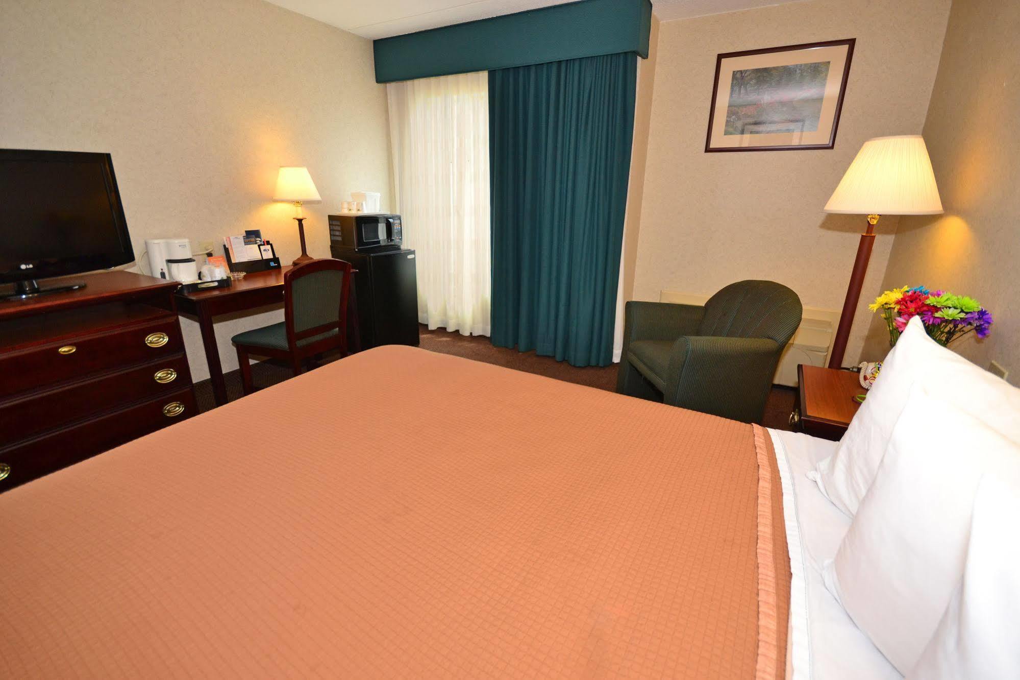 Howard Johnson By Wyndham Saugerties Extérieur photo