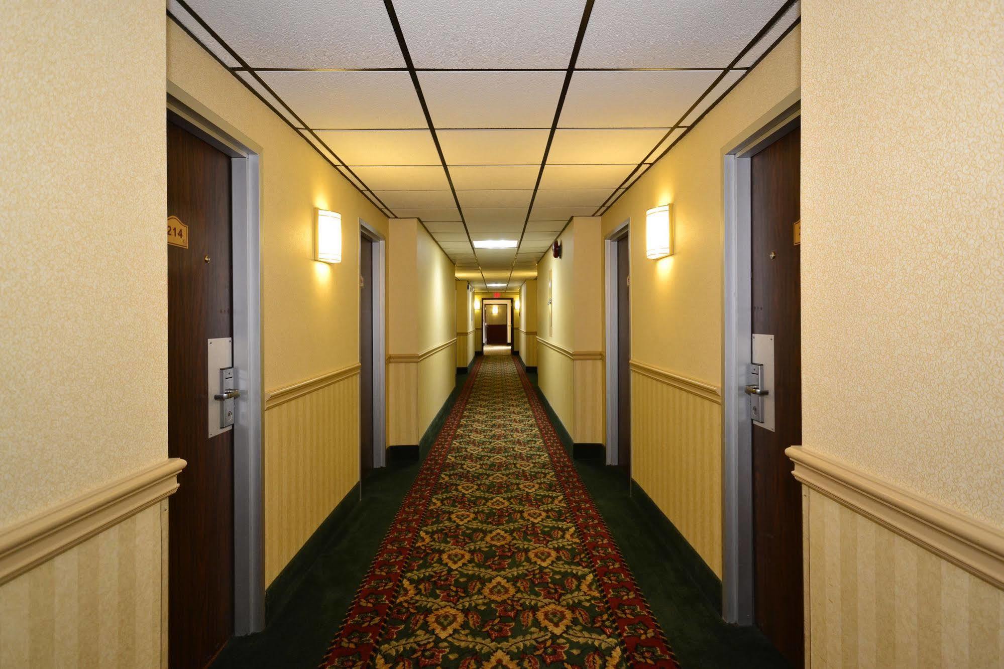 Howard Johnson By Wyndham Saugerties Extérieur photo